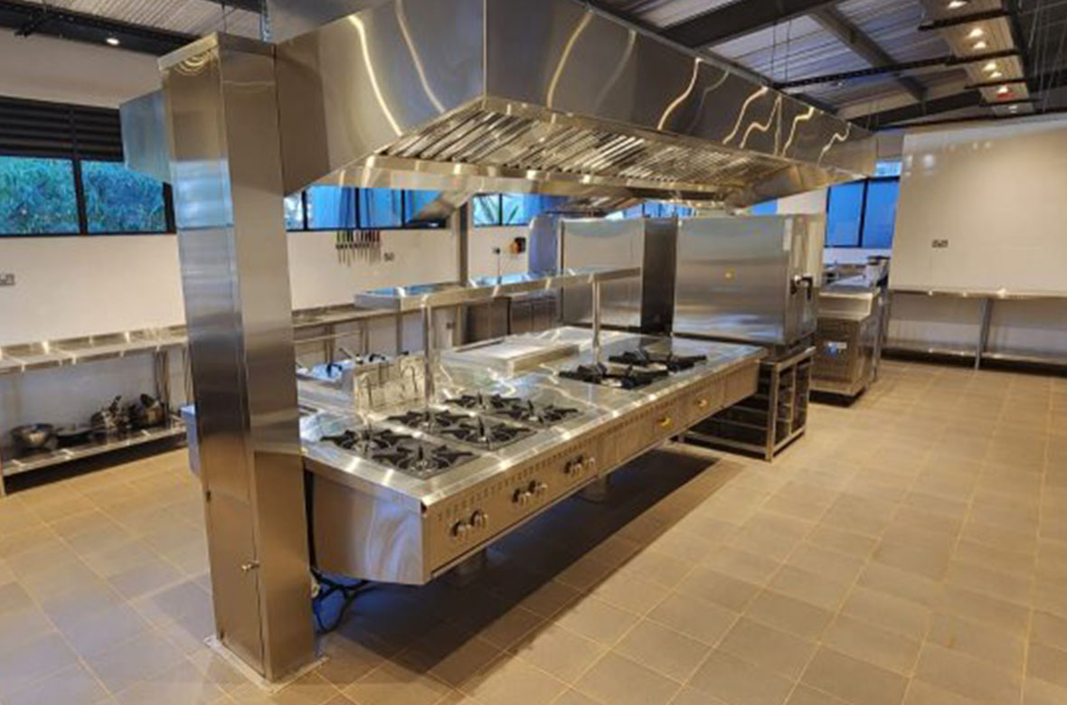 The Art of Crafting Custom Commercial Kitchens